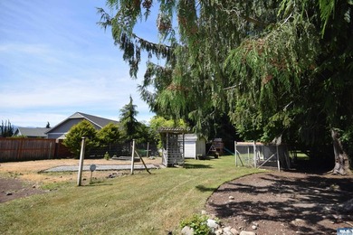 Experience the perfect blend of privacy, luxury, and outdoor - photo 39