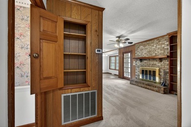 Welcome to this charming 4BR, 2BA, 2 car garage, brick ranch - photo 8