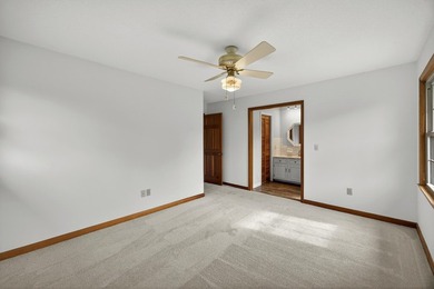 Welcome to this charming 4BR, 2BA, 2 car garage, brick ranch - photo 10
