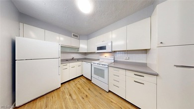 Welcome To Winton Place On Lakewood's Gold Coast! Experience The - photo 3