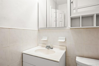 Welcome To Effortless Living In The Sought After Chateau Villas - photo 9