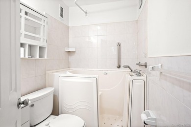 Welcome To Effortless Living In The Sought After Chateau Villas - photo 10