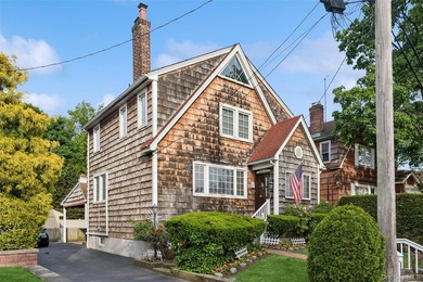 Welcome to 1055 Stanton Avenue. This Colonial - Amagansett - photo 1