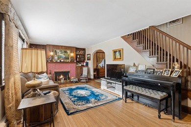 Welcome to 1055 Stanton Avenue. This Colonial - Amagansett - photo 3
