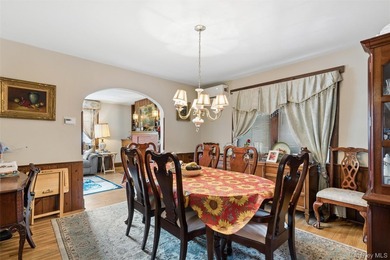 Welcome to 1055 Stanton Avenue. This Colonial - Amagansett - photo 4