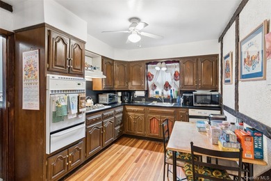 Welcome to 1055 Stanton Avenue. This Colonial - Amagansett - photo 5