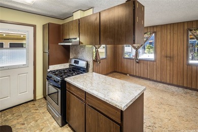 Location, location, location! Delightful 4-Bedroom, 2-Bath - photo 6