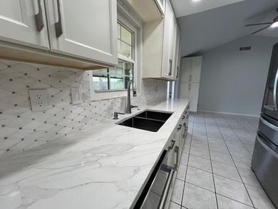 Wonderful home in La Mancha! No HOA! 3 bedrooms, 2 bathrooms, 2 - photo 3