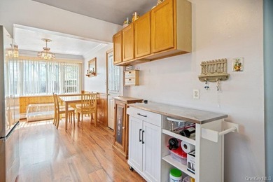 Welcome home to this charming cottage-style 2-3 bedroom home - photo 11