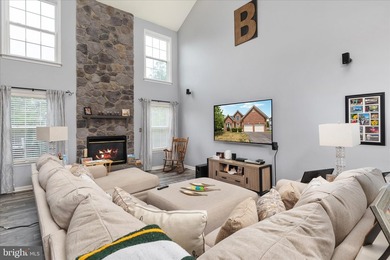 Welcome home to easy living in the beautiful and sought-after - photo 13
