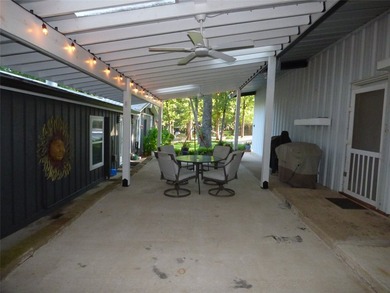 Nestled at the Preston Bend point, this beautifully landscaped - photo 4
