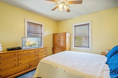 Welcome home to this charming cottage-style 2-3 bedroom home - photo 15
