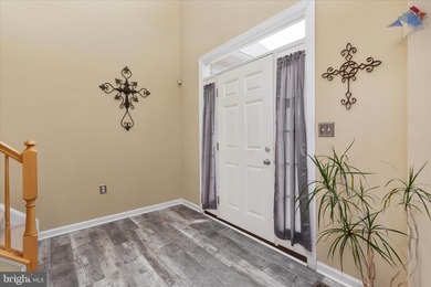 Welcome home to easy living in the beautiful and sought-after - photo 17