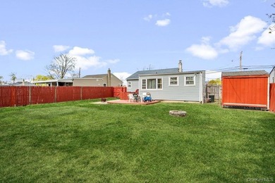 Welcome home to this charming cottage-style 2-3 bedroom home - photo 19