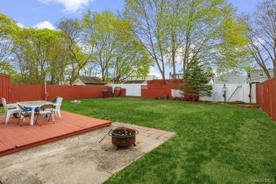 Welcome home to this charming cottage-style 2-3 bedroom home - photo 20