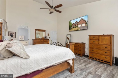 Welcome home to easy living in the beautiful and sought-after - photo 23