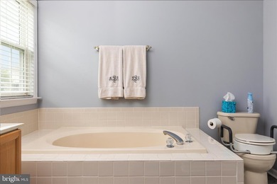 Welcome home to easy living in the beautiful and sought-after - photo 25