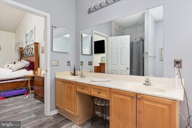 Welcome home to easy living in the beautiful and sought-after - photo 26