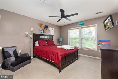 Welcome home to easy living in the beautiful and sought-after - photo 27