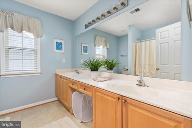 Welcome home to easy living in the beautiful and sought-after - photo 28