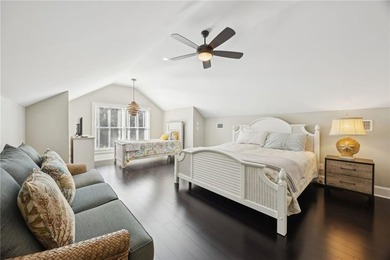 Discover the perfect blend of coastal elegance and serene island - photo 31