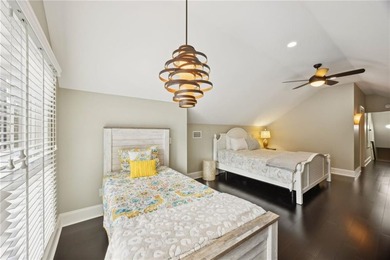 Discover the perfect blend of coastal elegance and serene island - photo 32