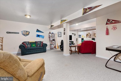 Welcome home to easy living in the beautiful and sought-after - photo 36