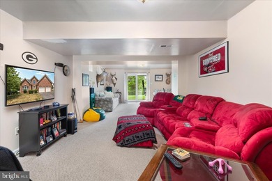Welcome home to easy living in the beautiful and sought-after - photo 38