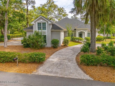 Discover the perfect blend of coastal elegance and serene island - photo 40