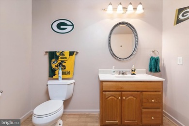 Welcome home to easy living in the beautiful and sought-after - photo 42
