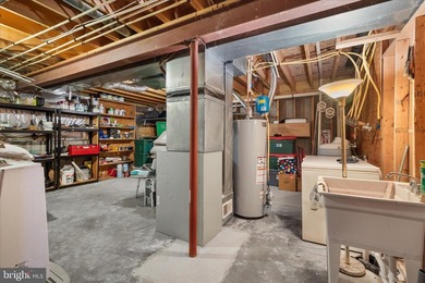 Welcome home to easy living in the beautiful and sought-after - photo 44
