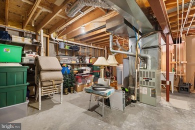 Welcome home to easy living in the beautiful and sought-after - photo 45