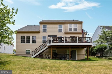 Welcome home to easy living in the beautiful and sought-after - photo 48