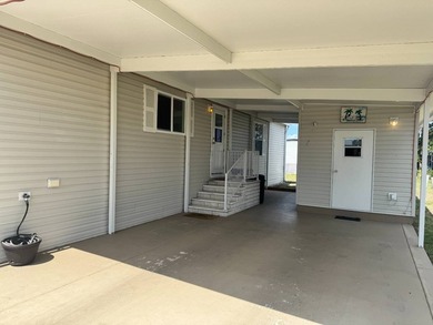 Welcome to this spacious and well-maintained 2008 mobile home - photo 7