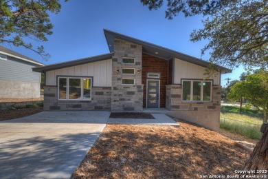 Canyon Lake Home For Sale in Canyon Lake Texas