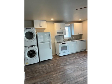 New construction home that lends itself to a variety of uses - photo 2