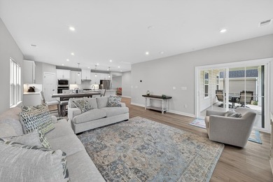 Like new, move in ready home with an open floor plan and lots of - photo 4