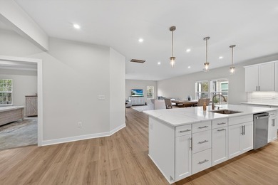 Like new, move in ready home with an open floor plan and lots of - photo 5