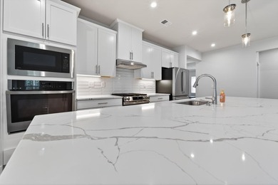 Like new, move in ready home with an open floor plan and lots of - photo 7