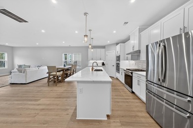Like new, move in ready home with an open floor plan and lots of - photo 10
