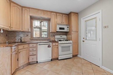 Welcome to 530 Washington Boulevard, a beautifully maintained - photo 16