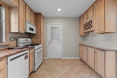 Welcome to 530 Washington Boulevard, a beautifully maintained - photo 18