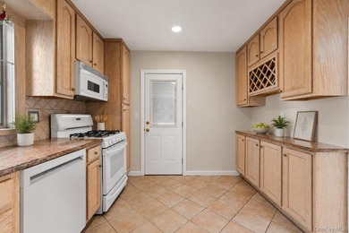 Welcome to 530 Washington Boulevard, a beautifully maintained - photo 19