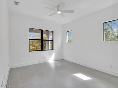 Brand-new 2026 construction offering 3 bedrooms plus a versatile - photo 22