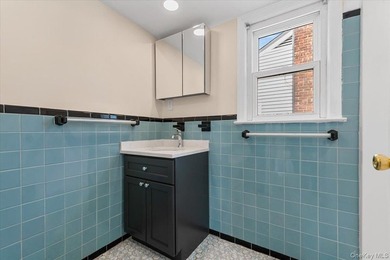 Welcome to 530 Washington Boulevard, a beautifully maintained - photo 25