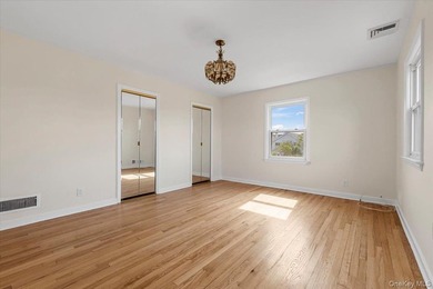 Welcome to 530 Washington Boulevard, a beautifully maintained - photo 28
