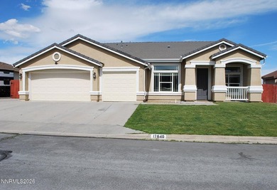 VIEWS, VIEWS, VIEWS!!! Don't miss this AWESOME 4 bedroom, 2 bath - photo 1