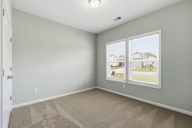 Check out this awesome 3 bed/2 bath home located just minutes - photo 6