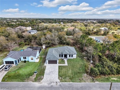 Brand-new 2026 construction offering 3 bedrooms plus a versatile - photo 48