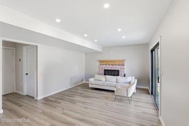 Beautiful Home in the Highly desirable Silverton Area on a - photo 9